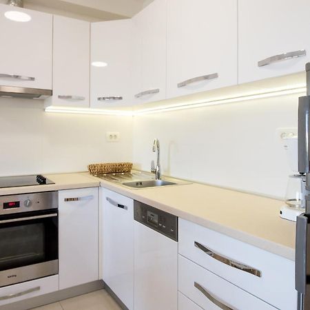 Apartments Mattea Макарска Екстериор снимка