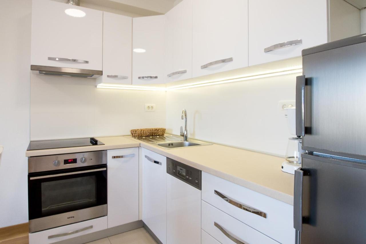 Apartments Mattea Макарска Екстериор снимка