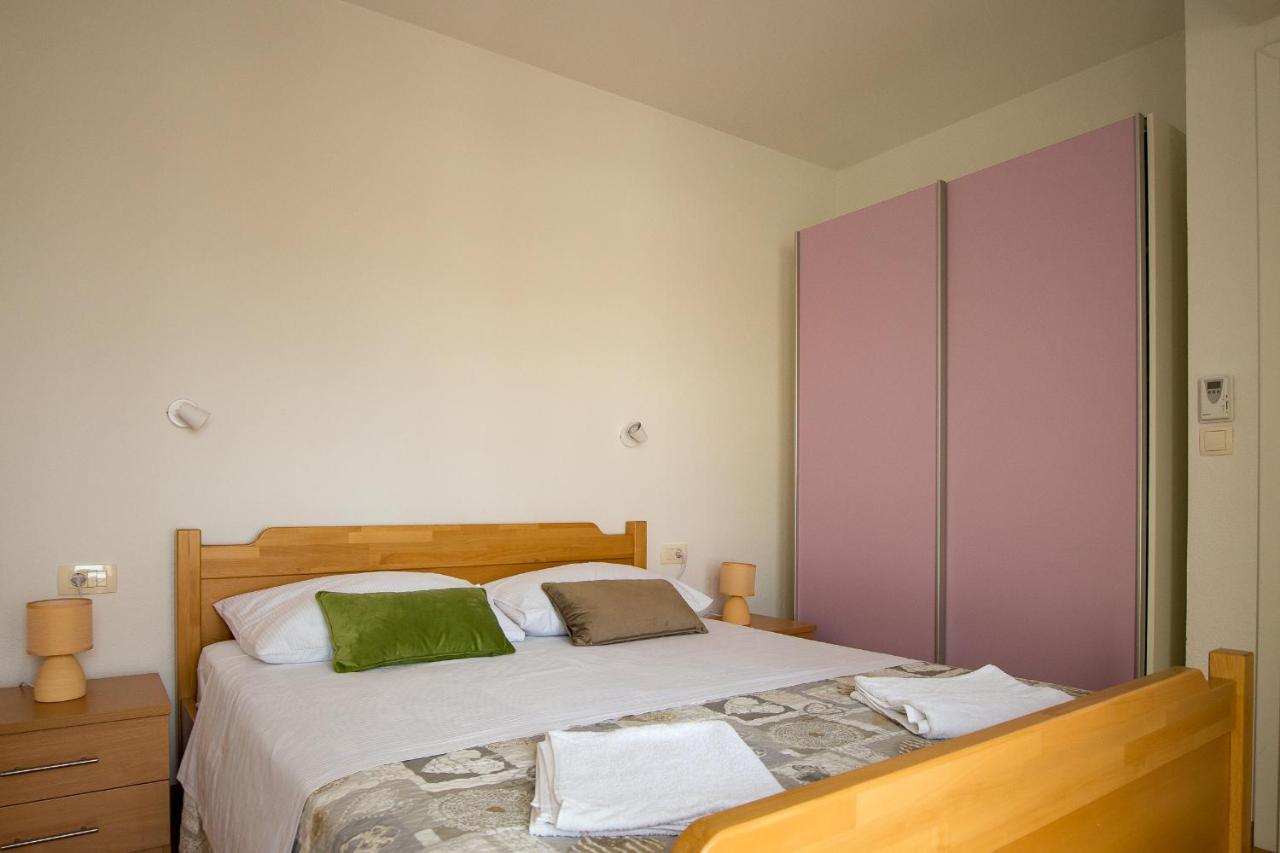 Apartments Mattea Макарска Екстериор снимка