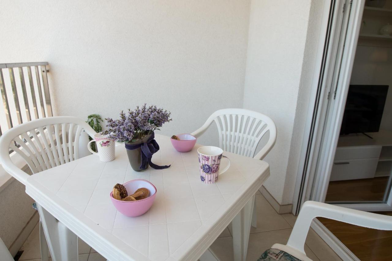 Apartments Mattea Макарска Екстериор снимка