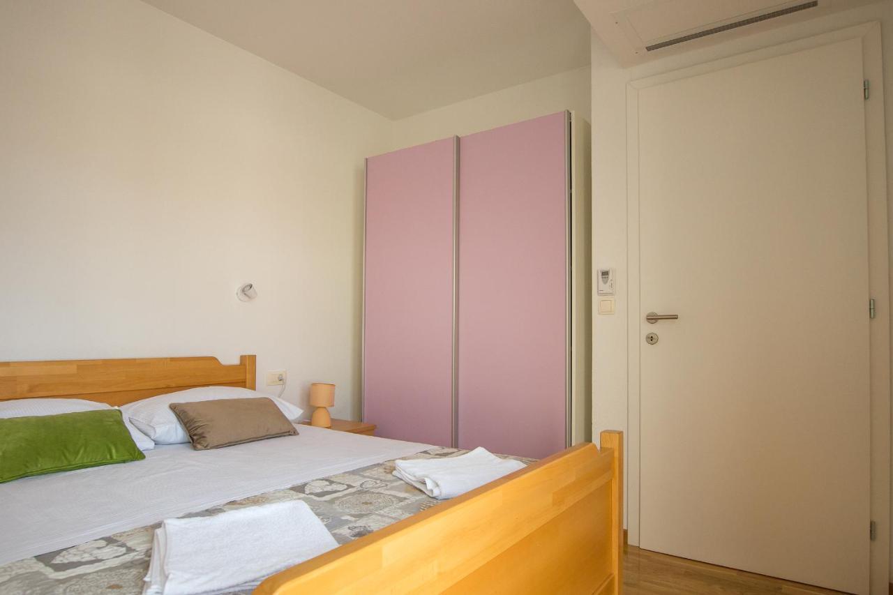 Apartments Mattea Макарска Екстериор снимка