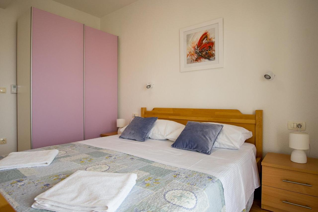 Apartments Mattea Макарска Екстериор снимка