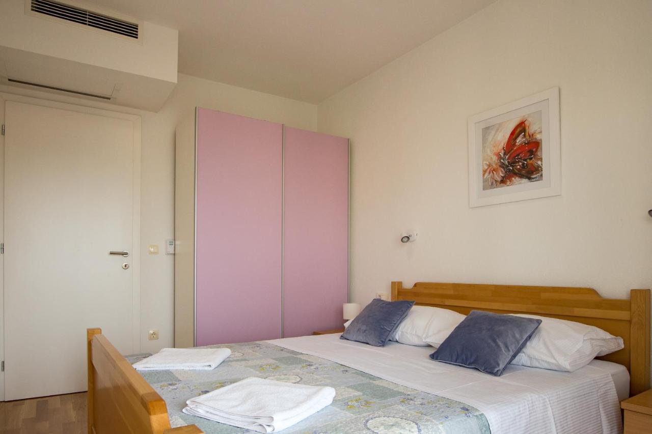 Apartments Mattea Макарска Екстериор снимка