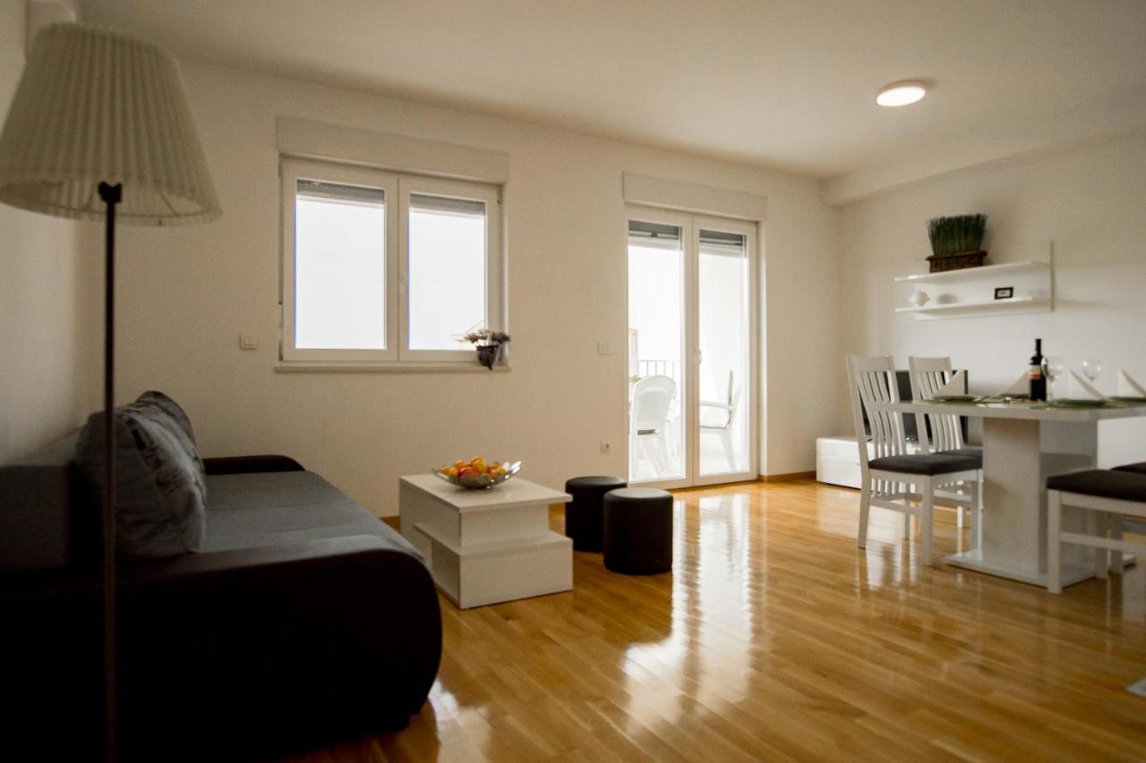 Apartments Mattea Макарска Екстериор снимка