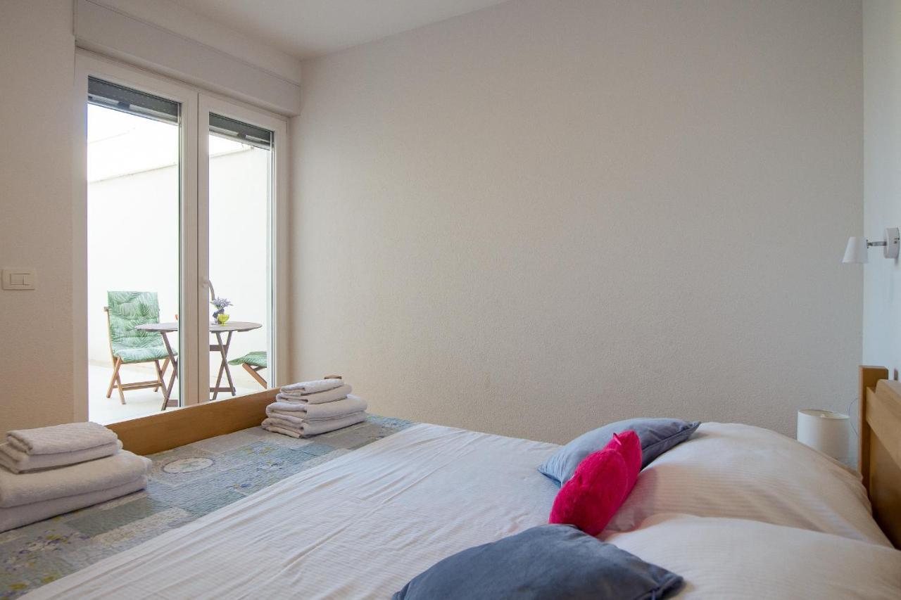 Apartments Mattea Макарска Екстериор снимка